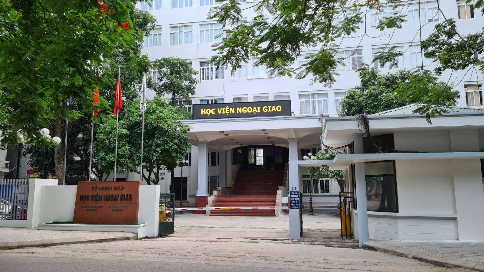 Ảnh đại diện review trường Học viện Ngoại giao (DAV)
